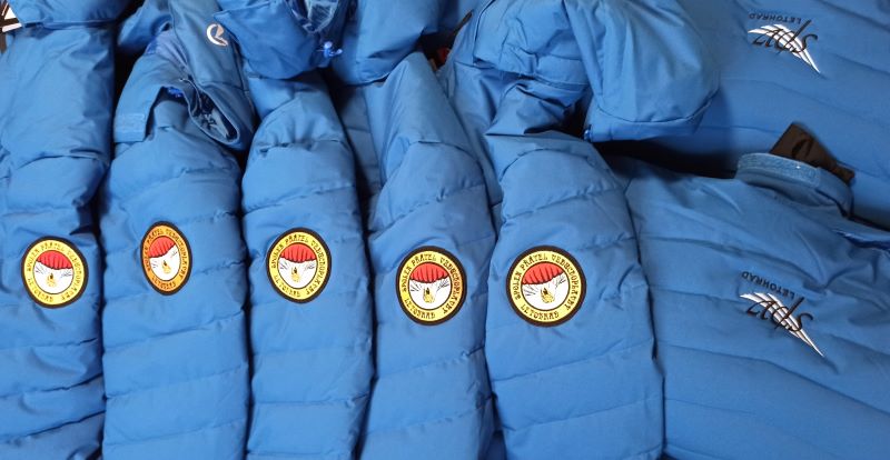 Výšivka a nášivka na zimní bundu